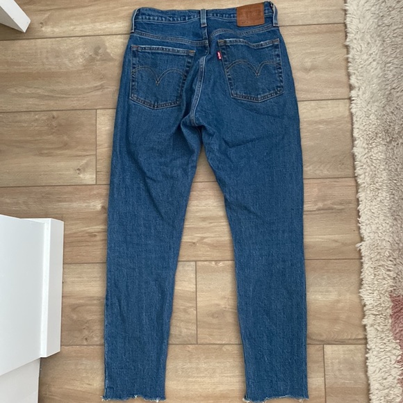 Levi 501 skinny jeans in classic blue (Aritzia) - Picture 6 of 9